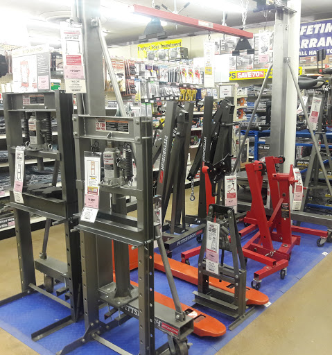 Hardware Store «Harbor Freight Tools», reviews and photos, 3050 N Josey Ln #106, Carrollton, TX 75007, USA