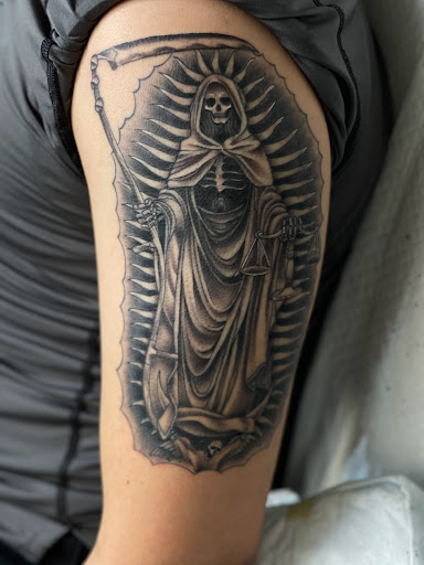 Find bright ideas tattoo and piercing reviews for your next unique tattoo in Sacramento at 13 MAG TATTOO