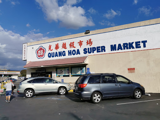 Quang Hoa Supermarket