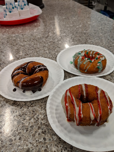 Donut Shop «Duck Donuts - Old Alabama Square», reviews and photos, 3005 Old Alabama Rd #170, Alpharetta, GA 30022, USA