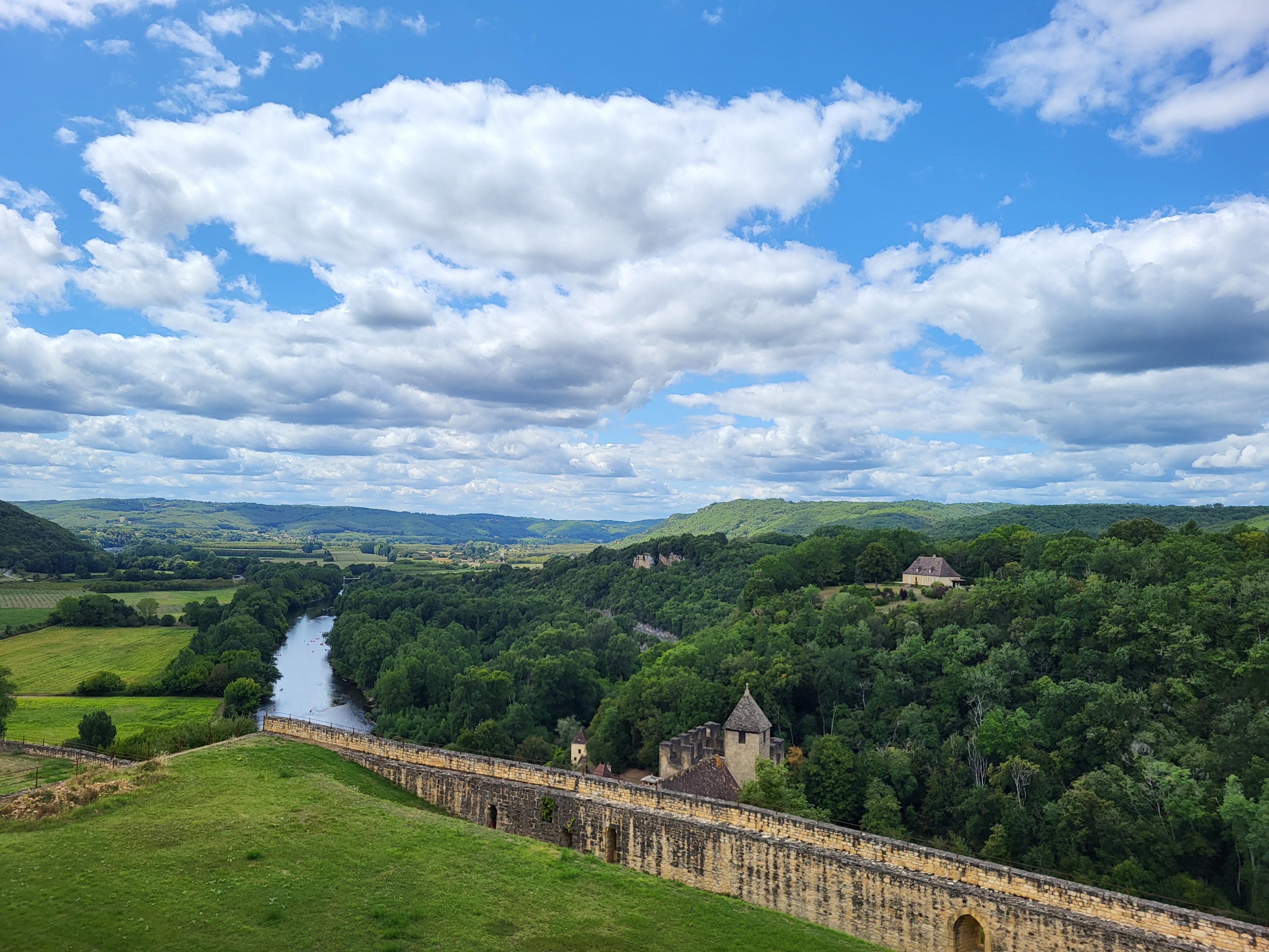 Photo n° 12 de l'avis de frederic. fait le 07/08/2023 à 21:39