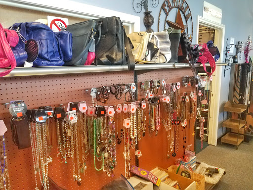 Thrift Store «The Vine Thrift», reviews and photos, 4609 Denton Hwy, Haltom City, TX 76117, USA
