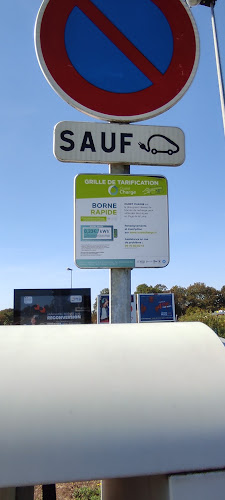 Borne de recharge de véhicules électriques SYDÉGO Station de recharge Châteaubriant