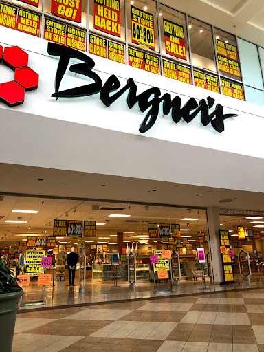 Shopping Mall «Market Place Shopping Center», reviews and photos, 2000 N Neil St, Champaign, IL 61820, USA