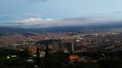 Estadero El Balconato De Medellín