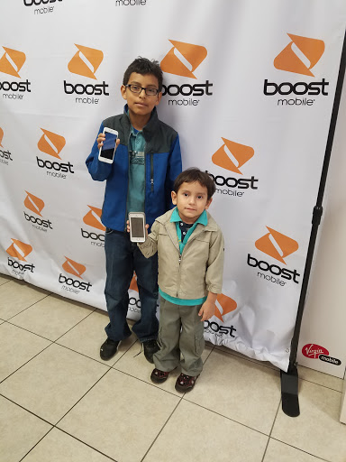 Cell Phone Store «Boost Mobile Store», reviews and photos, 2180 W Lake St, Hanover Park, IL 60133, USA