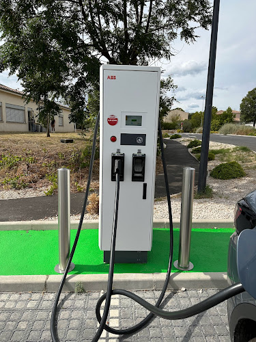 Borne de recharge de véhicules électriques Ze-Watt Charging Station Murviel-lès-Béziers