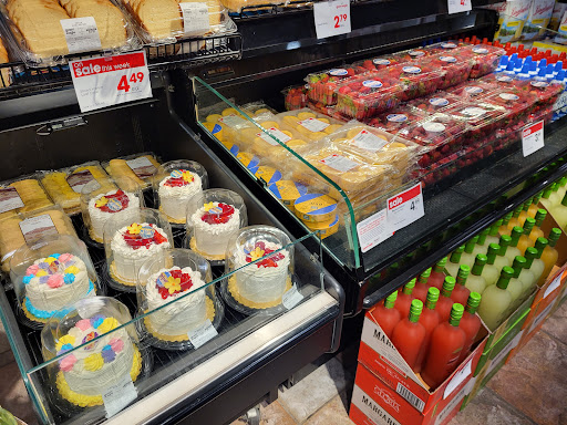 Supermarket «Giant Eagle Supermarket», reviews and photos, 4401 Mayfield Rd, South Euclid, OH 44121, USA