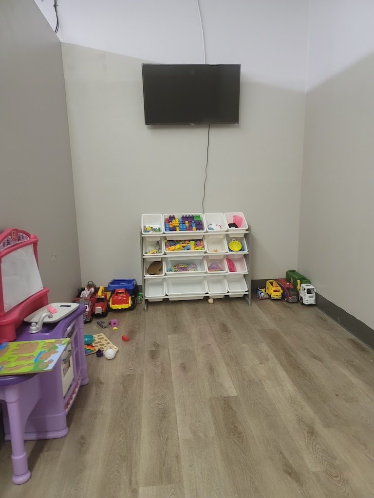 Tam's Pretti Parlor 31015