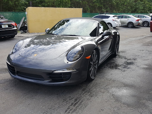 Auto Body Shop «Dayas Custom Auto», reviews and photos, 6650 Kingspointe Pkwy, Orlando, FL 32819, USA