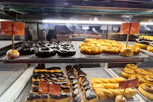 Randy's Donut Shop image