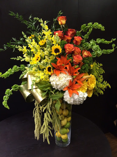 Florist «Autumn Rose Flower & Gift Shoppe», reviews and photos, 990 Bridgeport Ave, Milford, CT 06460, USA