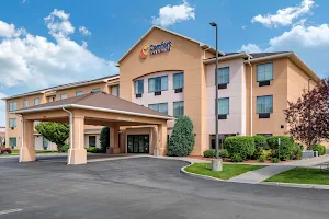 Comfort Inn & Suites Farmington - Victor image