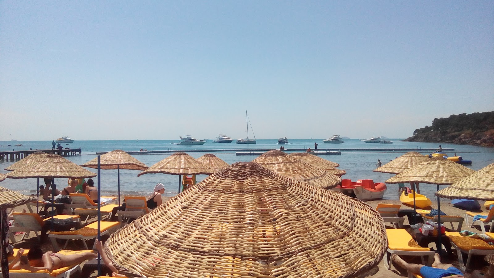 Photo of Yorukali Tesisleri Buyukada with turquoise pure water surface