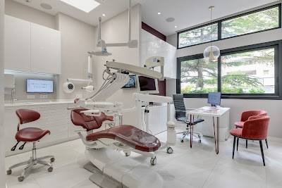 Docteur Charles Anton - Chirurgien Dentiste à Levallois-Perret