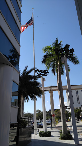 Shopping Mall «Ultramont Mall», reviews and photos, 100 SE 1st St, Miami, FL 33131, USA