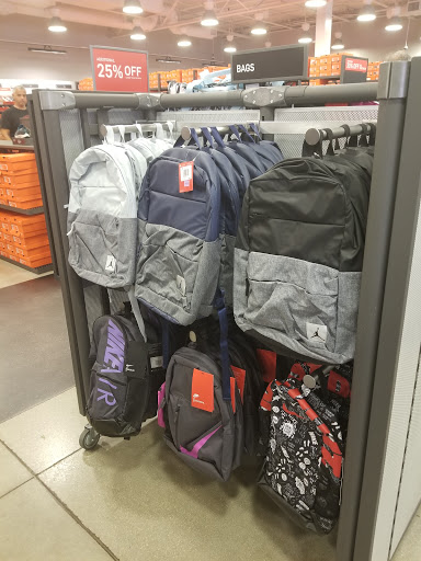 Clothing Store «Nike Factory Store», reviews and photos, 10801 Corkscrew Rd D-177, Estero, FL 33928, USA