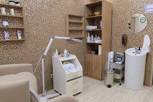 Центр красоты и здоровья Царицыно | массаж, лазерная эпиляция, пилинги image