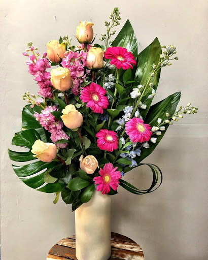 Florist «J & J Flowers and Gifts Shop», reviews and photos, 8366 Pines Blvd, Pembroke Pines, FL 33024, USA