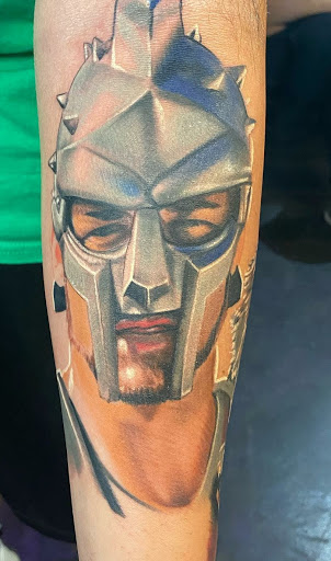 Tattoo Shop «Skin Quest Tattoos», reviews and photos, 3747 Broadway, Kansas City, MO 64111, USA