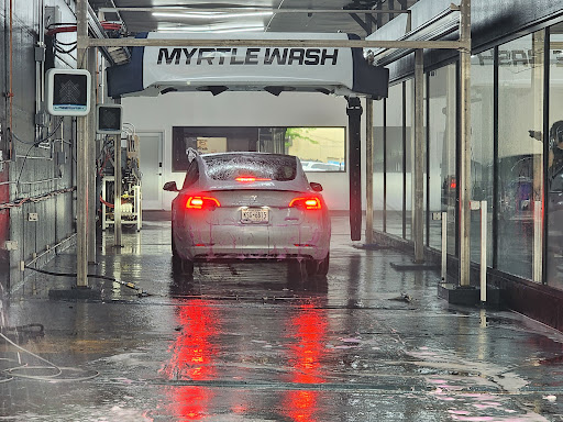 The Myrtle Wash en Brooklyn