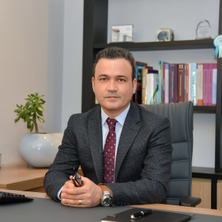 Prof. Dr. Kerem Canbora - İstanbul Ortopedi ve Travmatoloji
