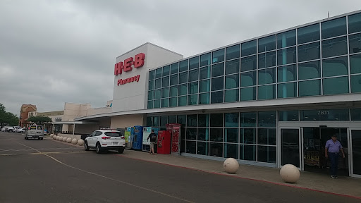Grocery Store «H-E-B Grocery», reviews and photos, 7811 McPherson Rd, Laredo, TX 78045, USA