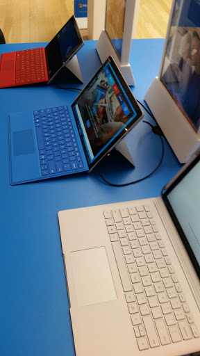 Computer Store «Microsoft Store», reviews and photos, 1 Garden State Plaza Blvd #2303, Paramus, NJ 07652, USA