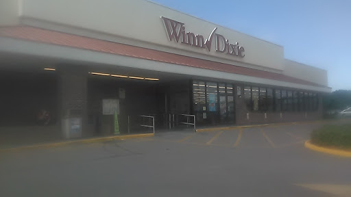 Grocery Store «Winn-Dixie», reviews and photos, 5802 54th Ave N, Kenneth City, FL 33709, USA