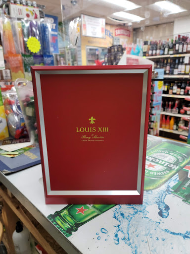 Liquor Store «Rolling Road Liquor Store», reviews and photos, 1101 N Rolling Rd # 1, Catonsville, MD 21228, USA