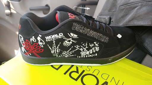 Sporting Goods Store «Big 5 Sporting Goods», reviews and photos, 18621 Main St, Huntington Beach, CA 92648, USA