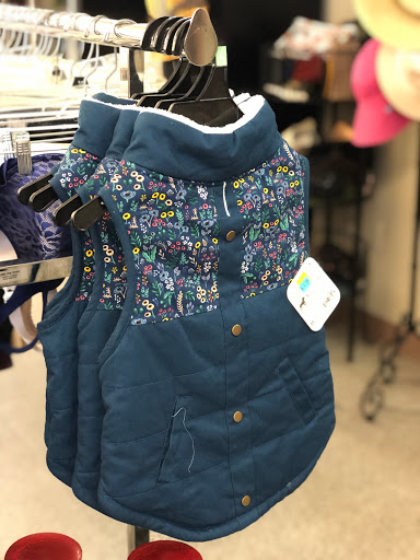 Thrift Store «Gulfside Hospice Thrift Shoppe», reviews and photos, 36524 FL-54, Zephyrhills, FL 33542, USA