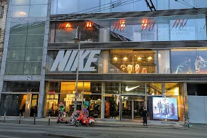Nike Store Berlin Mitte image