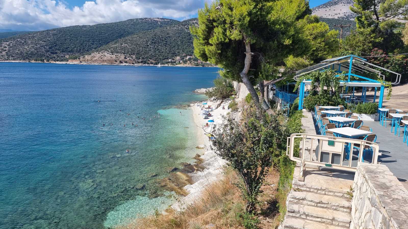 Lithovatis Beach'in fotoğrafı - rahatlamayı sevenler arasında popüler bir yer