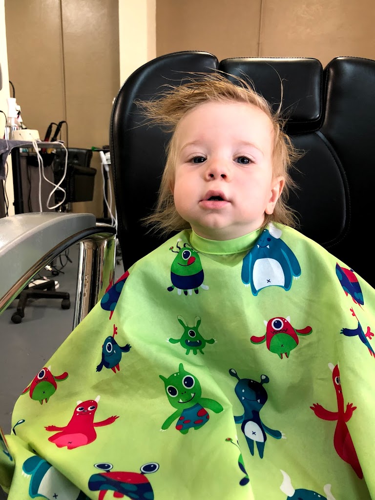 Color Me Green Salon 83634