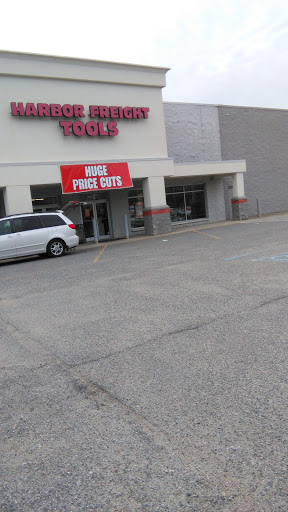 Hardware Store «Harbor Freight Tools», reviews and photos, 11969 Jefferson Ave #B, Newport News, VA 23606, USA