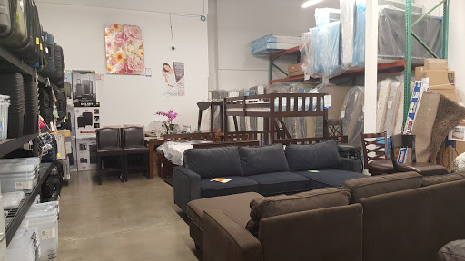 Surplus Store «Big Box Outlet Store - Marysville», reviews and photos, 1338 State Ave, Marysville, WA 98270, USA