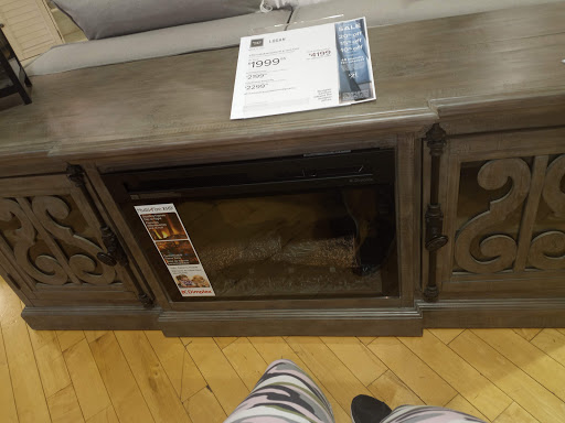 Furniture Store «American Signature Furniture», reviews and photos, 7230 US-19, Pinellas Park, FL 33781, USA