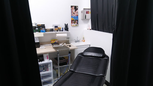 Tattoo Shop «Mystic Addiction Tattoos», reviews and photos, 818 N Kansas Ave, Topeka, KS 66608, USA