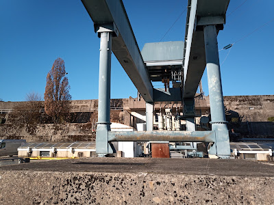 Centrale hydroélectrique et passerelle de la Chute de Belley à Brens