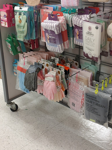 Department Store «T.J. Maxx», reviews and photos, 239 Memorial Ave, West Springfield, MA 01089, USA