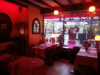 Atmosphère du Restaurant français Restaurant Le Franco-Suisse à Évian-les-Bains - n°11
