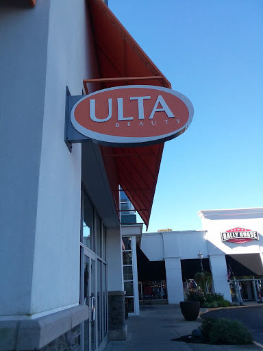 Hair Salon «Ulta Beauty», reviews and photos, 2699 Edmondson Rd, Cincinnati, OH 45209, USA