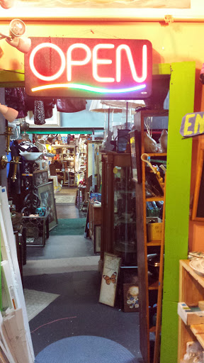 Thrift Store «OddBalls Nifty Thrift», reviews and photos, 530 NE 13th St, Fort Lauderdale, FL 33304, USA