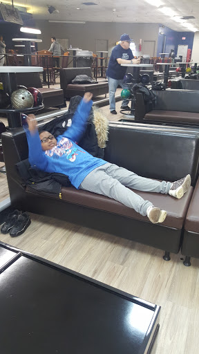 Bowling Alley «Parkway Lanes», reviews and photos, 200 US-46, Elmwood Park, NJ 07407, USA