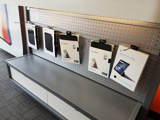 Cell Phone Store «AT&T Authorized Retailer», reviews and photos, 108 School St, Glen Cove, NY 11542, USA