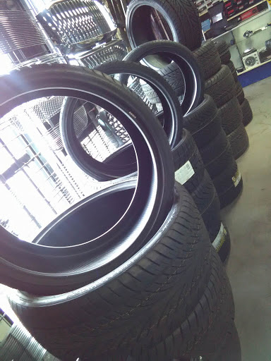 Electronics Repair Shop «Auto Electronic Specialists», reviews and photos, 2428 Nolensville Pike, Nashville, TN 37211, USA