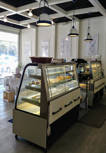 Restaurant «La Baguette French Bread and Pastry Shop», reviews and photos, 3088 Poplar Ave, Memphis, TN 38111, USA