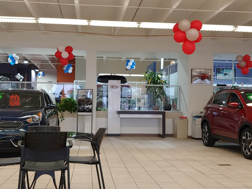 Car Dealer «World Car Kia South», reviews and photos, 7915 Interstate 35 Access Rd, San Antonio, TX 78224, USA