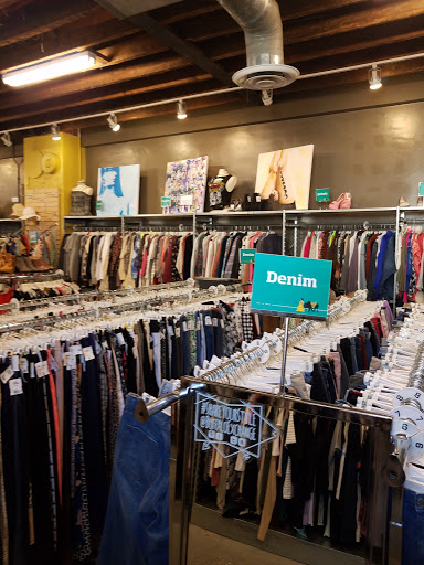 Used Clothing Store «Buffalo Exchange Charlotte», reviews and photos, 1521 Central Ave, Charlotte, NC 28205, USA